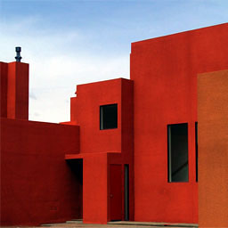 Conjunto residencial Zocalo I y II, Sta. Fe, Nuevo Mexico, Legorreta+Legorreta, 2002.